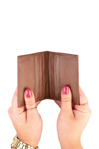 Porta cartões de couro liso Andréia 7,5x10cm - Enluaze - Bolsas, Mochilas e Acessórios em Couro Legítimo