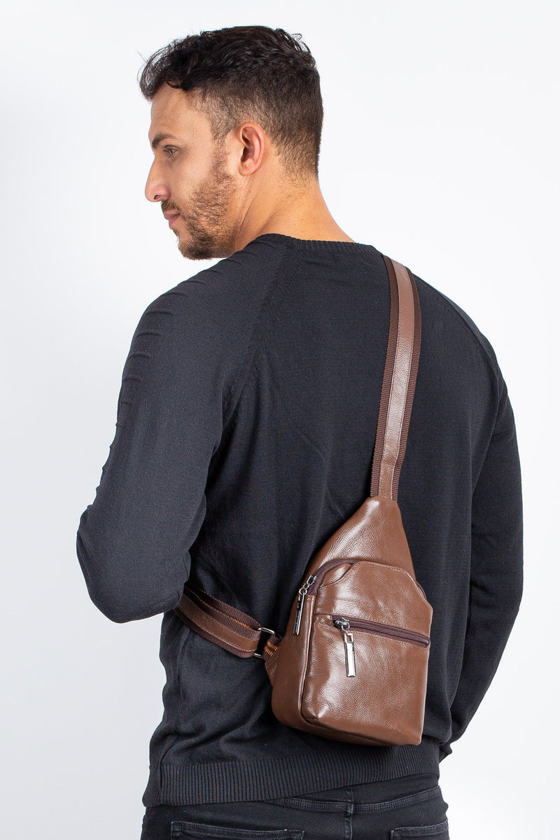 Mini mochila transversal de couro Jeff