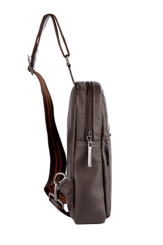 Mini mochila transversal de couro Eric - Enluaze - Bolsas, Mochilas e Acessórios em Couro Legítimo