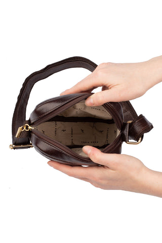 Bolsa shoulder bag de couro liso Pietra - Enluaze - Bolsas, Mochilas e Acessórios em Couro Legítimo