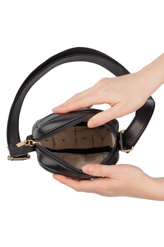 Bolsa shoulder bag de couro liso Pietra - Enluaze - Bolsas, Mochilas e Acessórios em Couro Legítimo