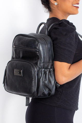 Mochila pequena de couro liso grafite Zoey - Enluaze - Bolsas, Mochilas e Acessórios em Couro Legítimo