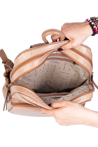 Mochila feminina de couro croco Zaya - Enluaze - Bolsas, Mochilas e Acessórios em Couro Legítimo