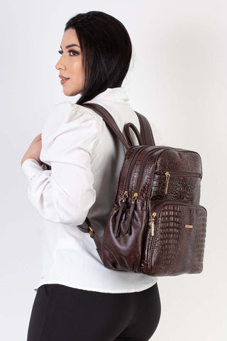 Mochila feminina de couro croco Zaya - Enluaze - Bolsas, Mochilas e Acessórios em Couro Legítimo