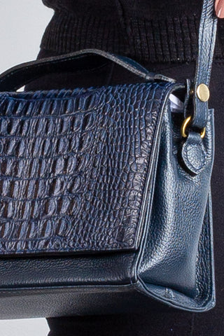 Bolsa pequena transversal de couro croco Deise - Enluaze - Bolsas, Mochilas e Acessórios em Couro Legítimo