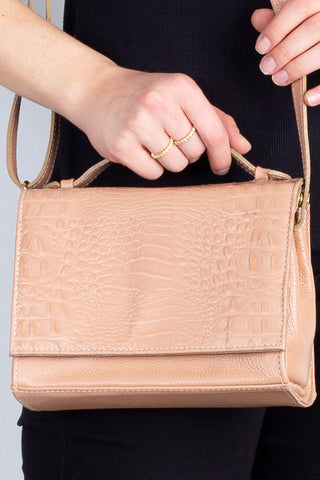 Bolsa pequena transversal de couro croco Deise - Enluaze - Bolsas, Mochilas e Acessórios em Couro Legítimo
