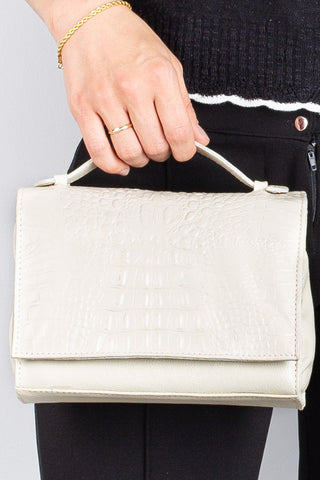 Bolsa pequena transversal de couro croco Deise - Enluaze - Bolsas, Mochilas e Acessórios em Couro Legítimo