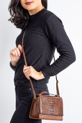 Bolsa pequena transversal de couro croco Deise - Enluaze - Bolsas, Mochilas e Acessórios em Couro Legítimo