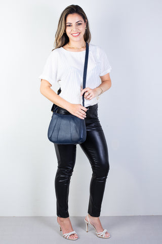 Bolsa transversal em couro liso Greice - Enluaze - Bolsas, Mochilas e Acessórios em Couro Legítimo
