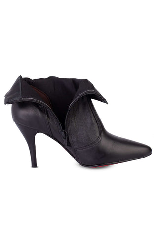 Bota de couro cano curto com salto fino 6583 - Enluaze - Bolsas, Mochilas e Acessórios em Couro Legítimo