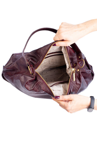 Bolsa saco grande de couro liso Cris - Enluaze - Bolsas, Mochilas e Acessórios em Couro Legítimo