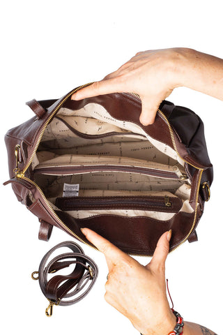 Bolsa básica de ombro em couro liso Débora - Enluaze - Bolsas, Mochilas e Acessórios em Couro Legítimo