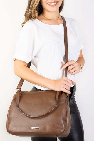 Bolsa básica de ombro em couro liso Débora - Enluaze - Bolsas, Mochilas e Acessórios em Couro Legítimo