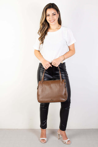 Bolsa básica de ombro em couro liso Débora - Enluaze - Bolsas, Mochilas e Acessórios em Couro Legítimo
