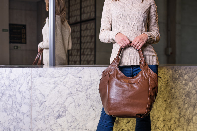 Bolsa saco grande de couro liso Cíntia
