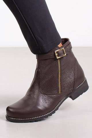 Bota cano curto em couro com fivela 7602 - Enluaze - Bolsas, Mochilas e Acessórios em Couro Legítimo