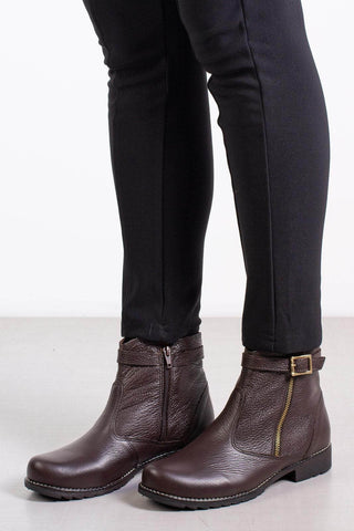 Bota cano curto em couro com fivela 7602 - Enluaze - Bolsas, Mochilas e Acessórios em Couro Legítimo