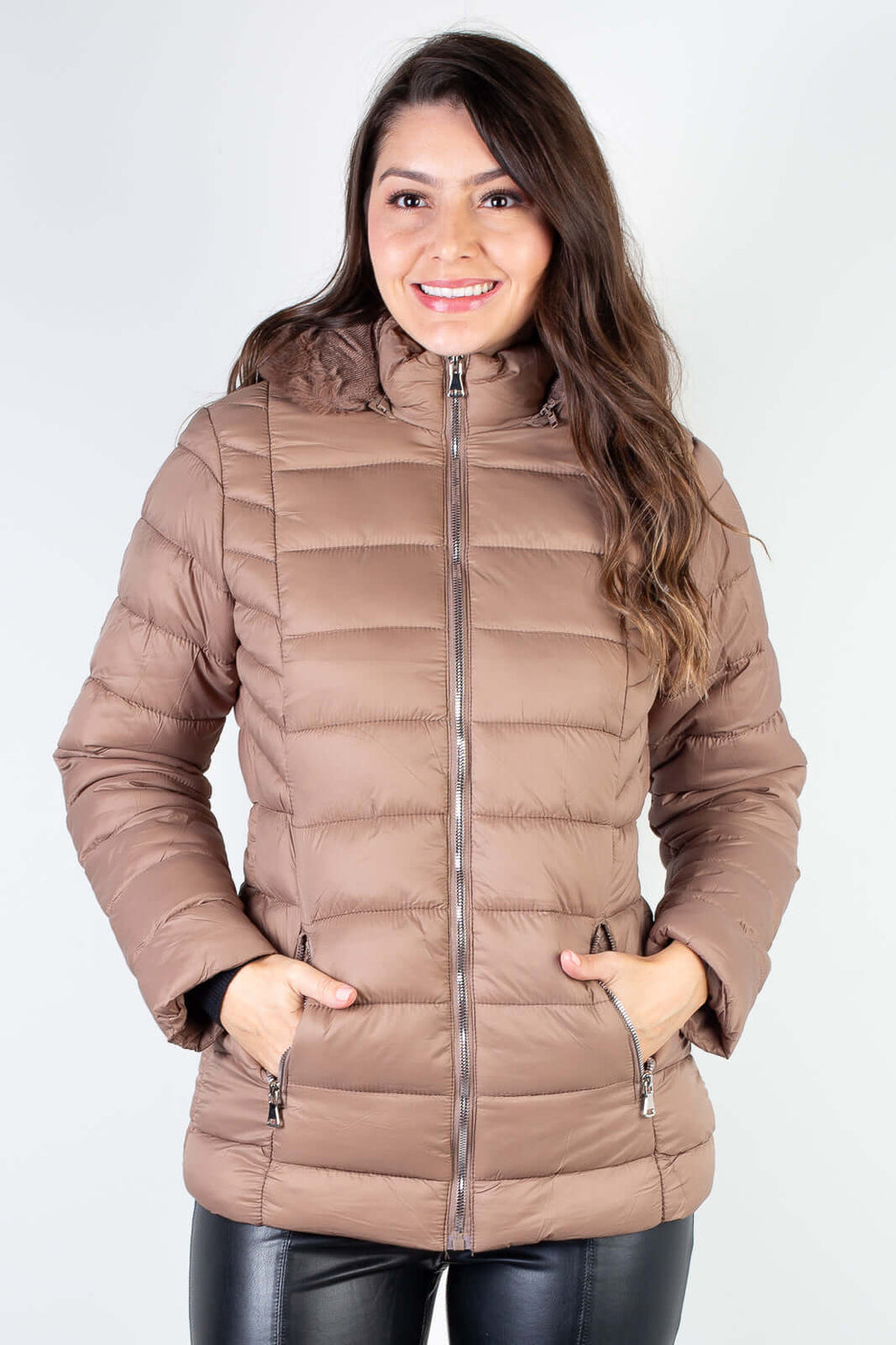 Jaqueta feminina curta de nylon forrada 80239 - Main Image