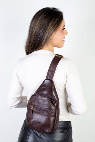 Mini mochila feminina transversal de couro liso Jenny - Enluaze - Bolsas, Mochilas e Acessórios em Couro Legítimo