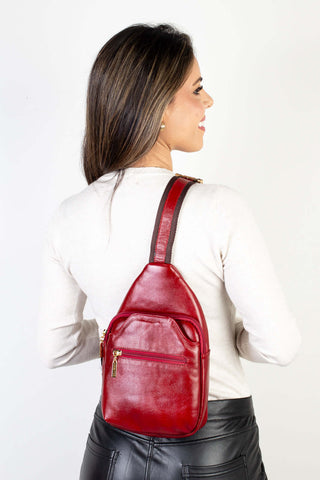 Mini mochila feminina transversal de couro liso Jenny - Enluaze - Bolsas, Mochilas e Acessórios em Couro Legítimo