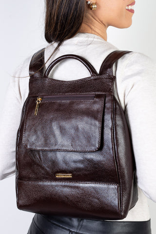 Mochila pequena antifurto couro liso Susan - Enluaze - Bolsas, Mochilas e Acessórios em Couro Legítimo
