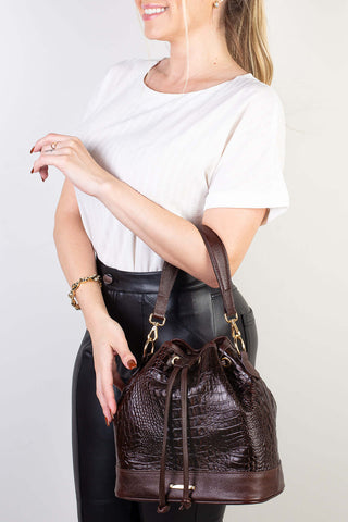 Bolsa saco em couro croco Nadia - Enluaze - Bolsas, Mochilas e Acessórios em Couro Legítimo