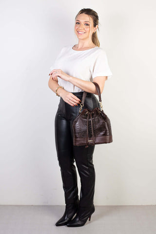 Bolsa saco em couro croco Nadia - Enluaze - Bolsas, Mochilas e Acessórios em Couro Legítimo