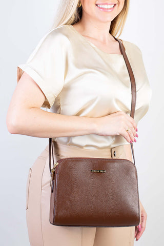 Bolsa transversal feminina de couro liso Paola - Enluaze - Bolsas, Mochilas e Acessórios em Couro Legítimo