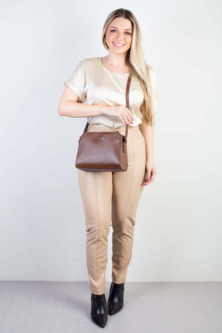 Bolsa transversal feminina de couro liso Paola - Enluaze - Bolsas, Mochilas e Acessórios em Couro Legítimo