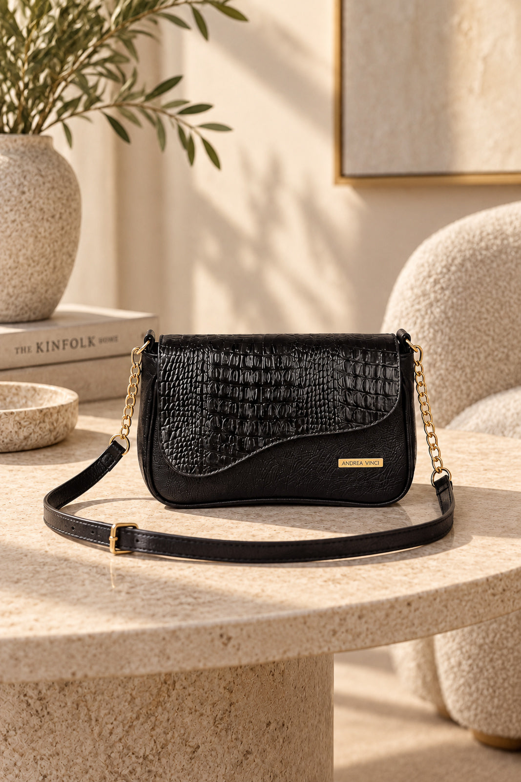 Bolsa transversal de couro croco com tampa e corrente Olga