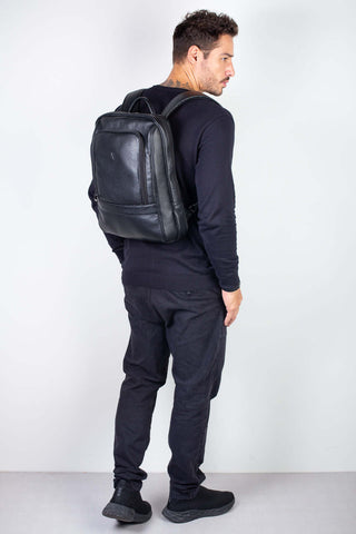 Mochila de couro slim masculina Enzo - Enluaze - Bolsas, Mochilas e Acessórios em Couro Legítimo