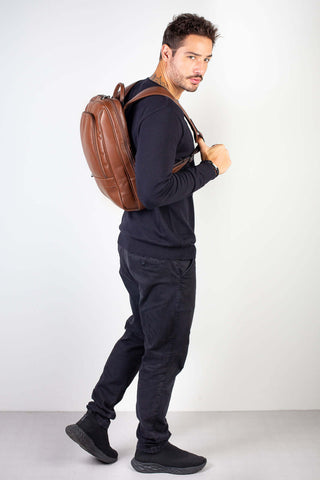 Mochila de couro slim masculina Enzo - Enluaze - Bolsas, Mochilas e Acessórios em Couro Legítimo