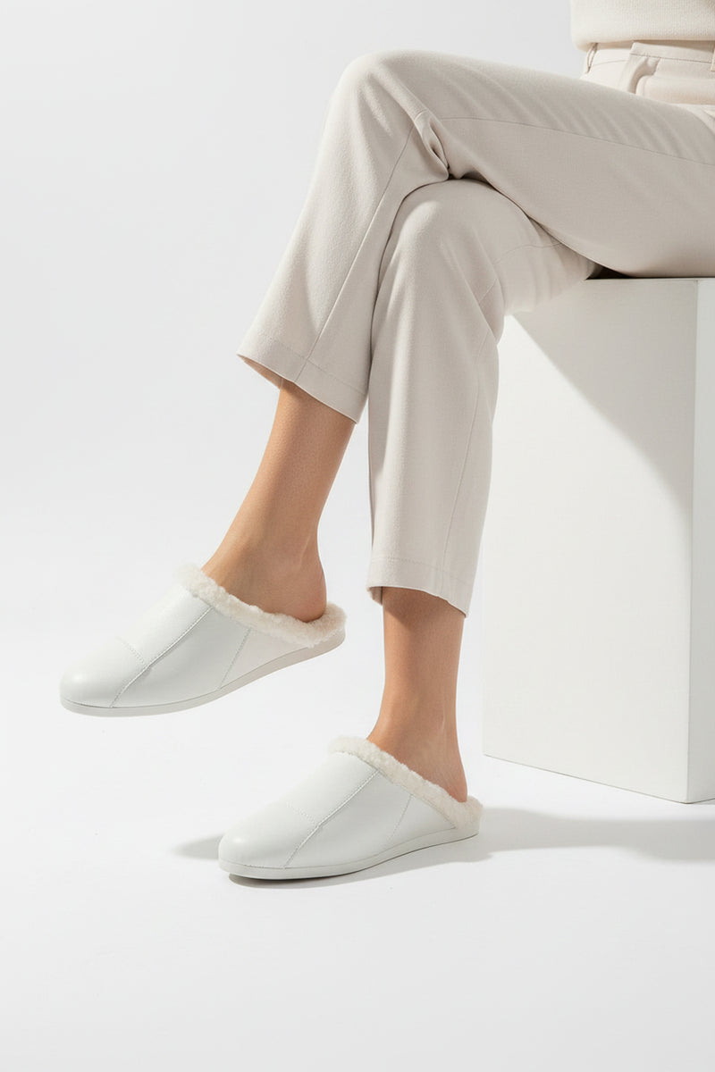 Chinelo pantufa em couro unissex forrada com pelo 6101