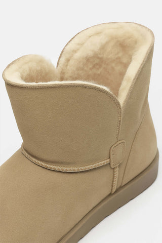 Bota pantufa peluciada cano curto Zuli