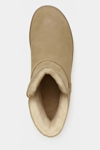 Bota pantufa peluciada cano curto Zuli