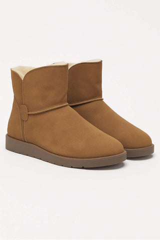 Bota pantufa peluciada cano curto Zuli