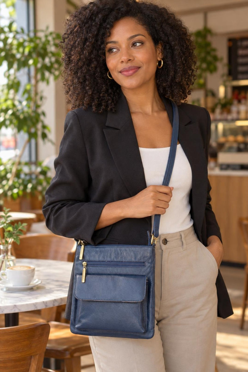 Bolsa pequena transversal de couro liso Alana