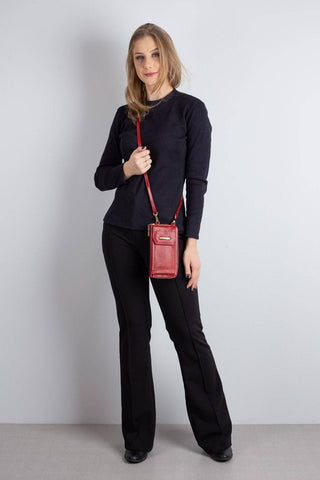 Carteira feminina de couro liso com alça Rafa 19x10,5cm - Enluaze - Bolsas, Mochilas e Acessórios em Couro Legítimo