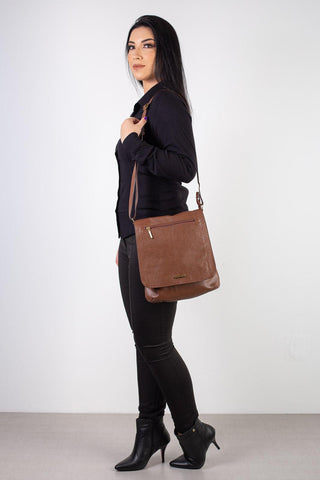 Bolsa transversal grande de couro liso Karina - Enluaze - Bolsas, Mochilas e Acessórios em Couro Legítimo