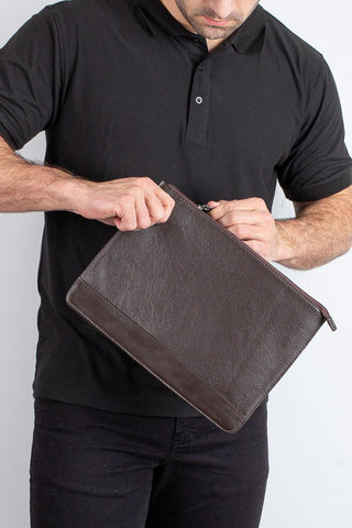 Pasta envelope de couro para Macbook 13 Eduardo - Enluaze - Bolsas, Mochilas e Acessórios em Couro Legítimo