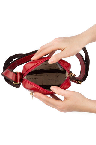 Bolsa shoulder bag de couro liso Pietra - Enluaze - Bolsas, Mochilas e Acessórios em Couro Legítimo