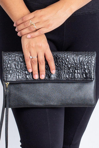 Clutch de couro croco Nikki - Enluaze - Bolsas, Mochilas e Acessórios em Couro Legítimo
