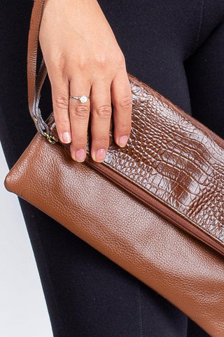 Clutch de couro croco Nikki - Enluaze - Bolsas, Mochilas e Acessórios em Couro Legítimo