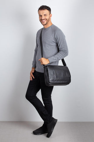 Pasta carteiro de couro Cláudio - Enluaze - Bolsas, Mochilas e Acessórios em Couro Legítimo