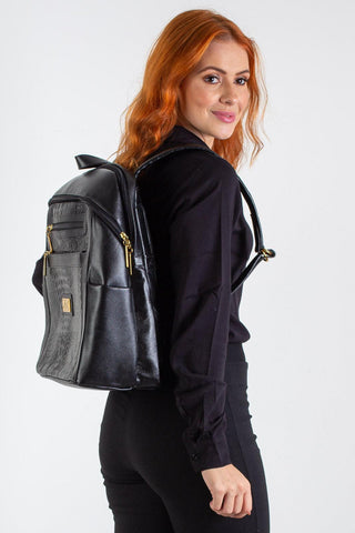Mochila grande de couro croco Marcela - Enluaze - Bolsas, Mochilas e Acessórios em Couro Legítimo