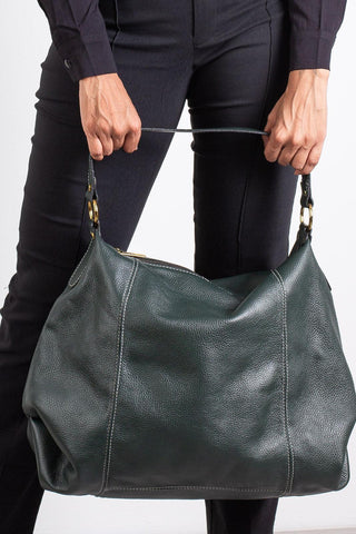 Bolsa saco grande de couro liso Cris - Enluaze - Bolsas, Mochilas e Acessórios em Couro Legítimo
