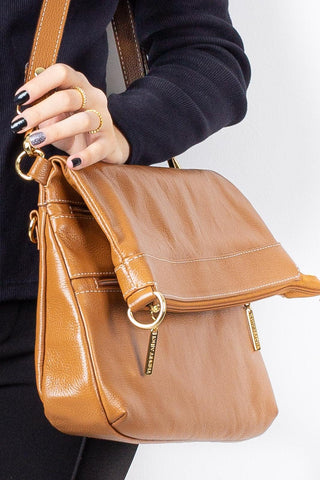 Bolsa tiracolo grande de couro liso Cida - Enluaze - Bolsas, Mochilas e Acessórios em Couro Legítimo