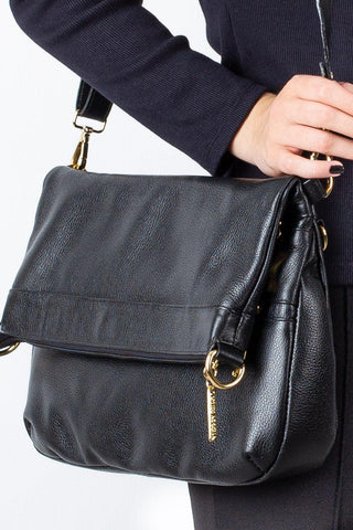 Bolsa tiracolo grande de couro liso Cida - Enluaze - Bolsas, Mochilas e Acessórios em Couro Legítimo