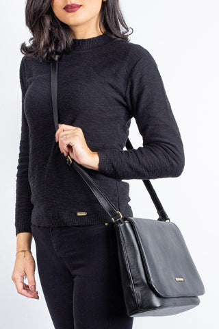 Bolsa transversal em couro liso com tampa Isadora - Enluaze - Bolsas, Mochilas e Acessórios em Couro Legítimo
