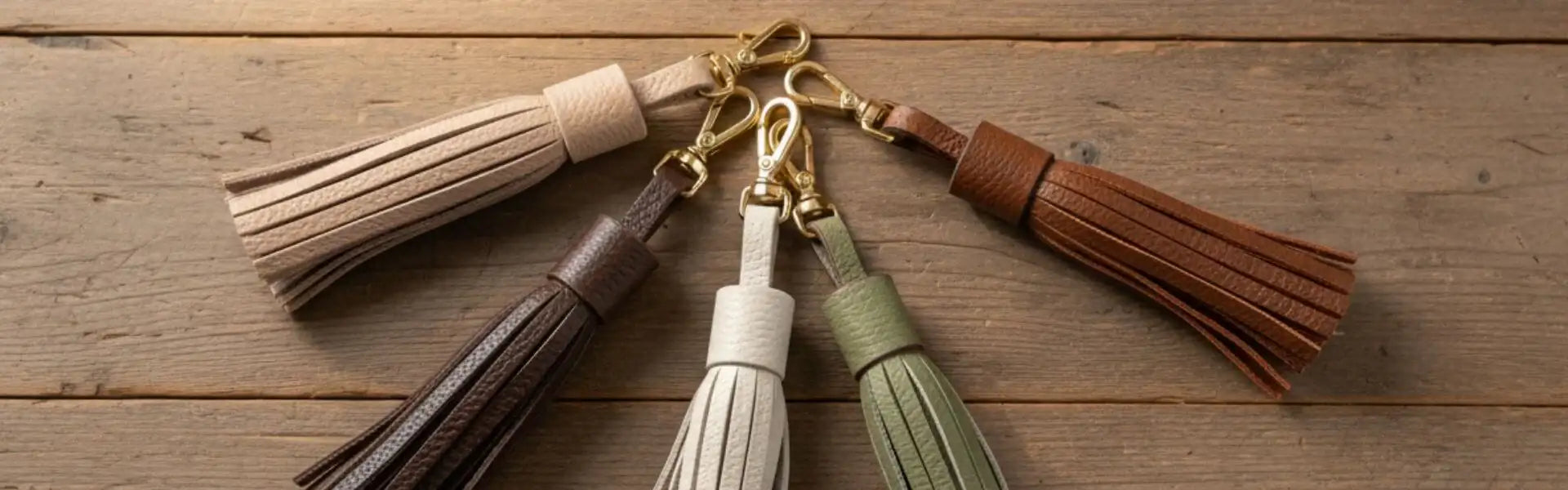 Tags e chaveiros - Enluaze - Acessórios em Couro